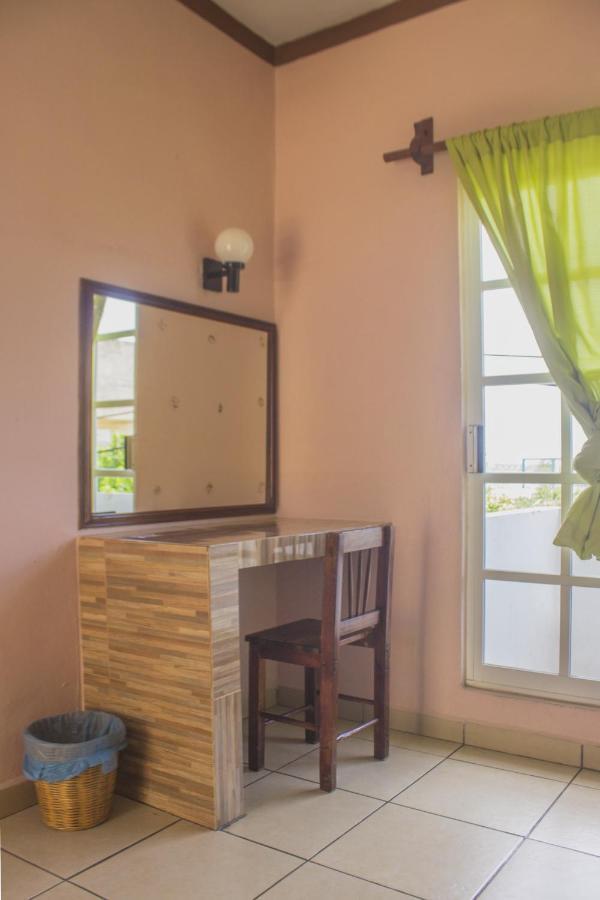 Hotel Casa Juanita Пуэрто-Эскондидо Экстерьер фото