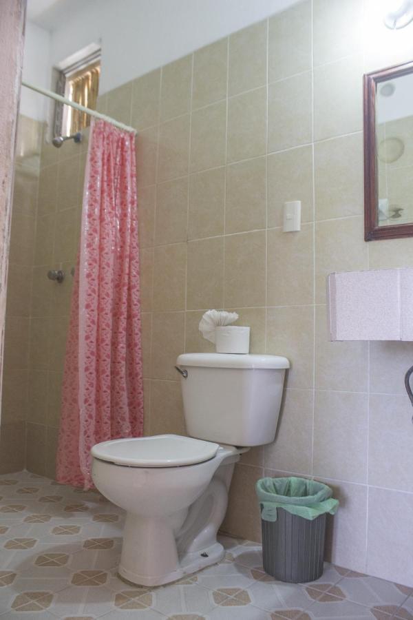 Hotel Casa Juanita Пуэрто-Эскондидо Экстерьер фото