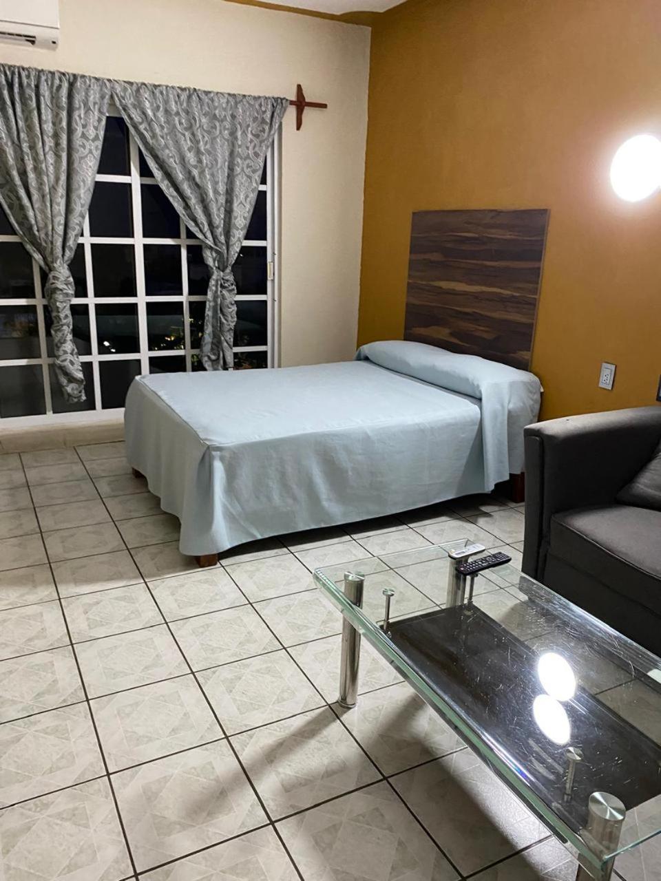 Hotel Casa Juanita Пуэрто-Эскондидо Экстерьер фото